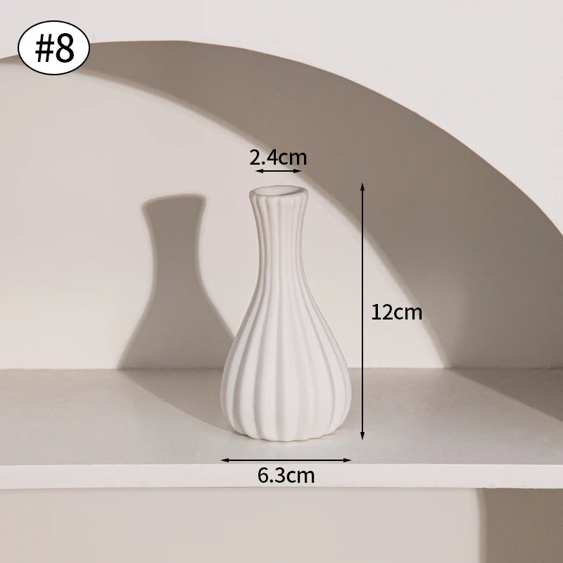 Vase Onde bulbe cannelé blanc en céramique, 12 cm