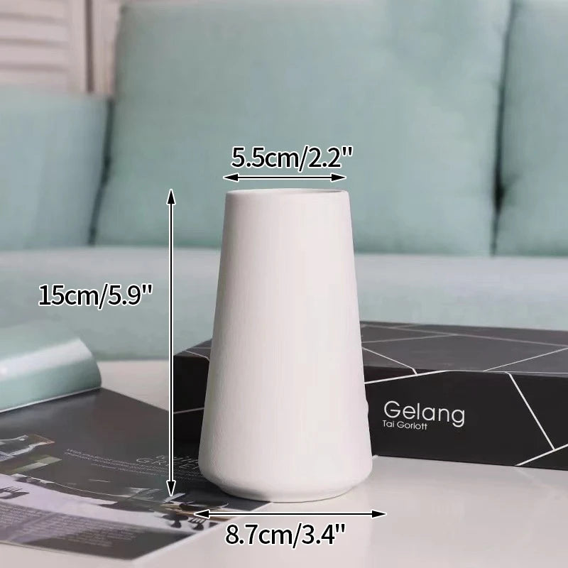 Vase Sable conique en céramique mate greige, 15 cm