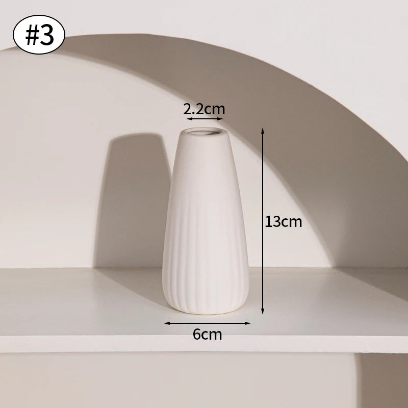 Vase Onde colonne cannelé blanc en céramique, 13 cm
