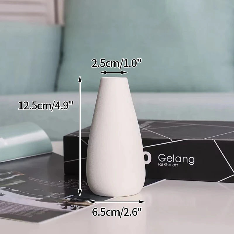 Vase Sable galbé en céramique mate greige, 12,5 cm