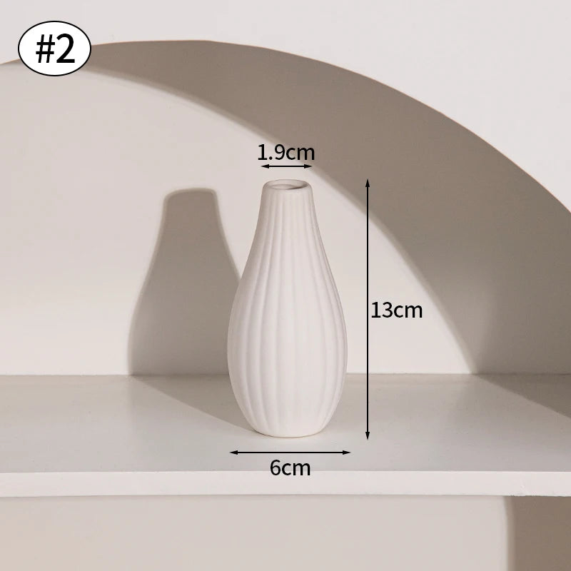 Vase Onde goutte cannelé blanc en céramique, 13 cm