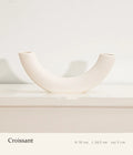 Vase Arche croissant en céramique blanc cassé, largeur 24,5 cm
