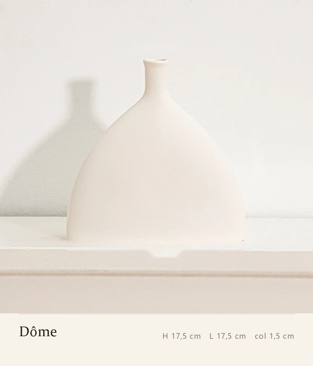 Vase Arche dôme en céramique blanc cassé, hauteur 17,5 cm