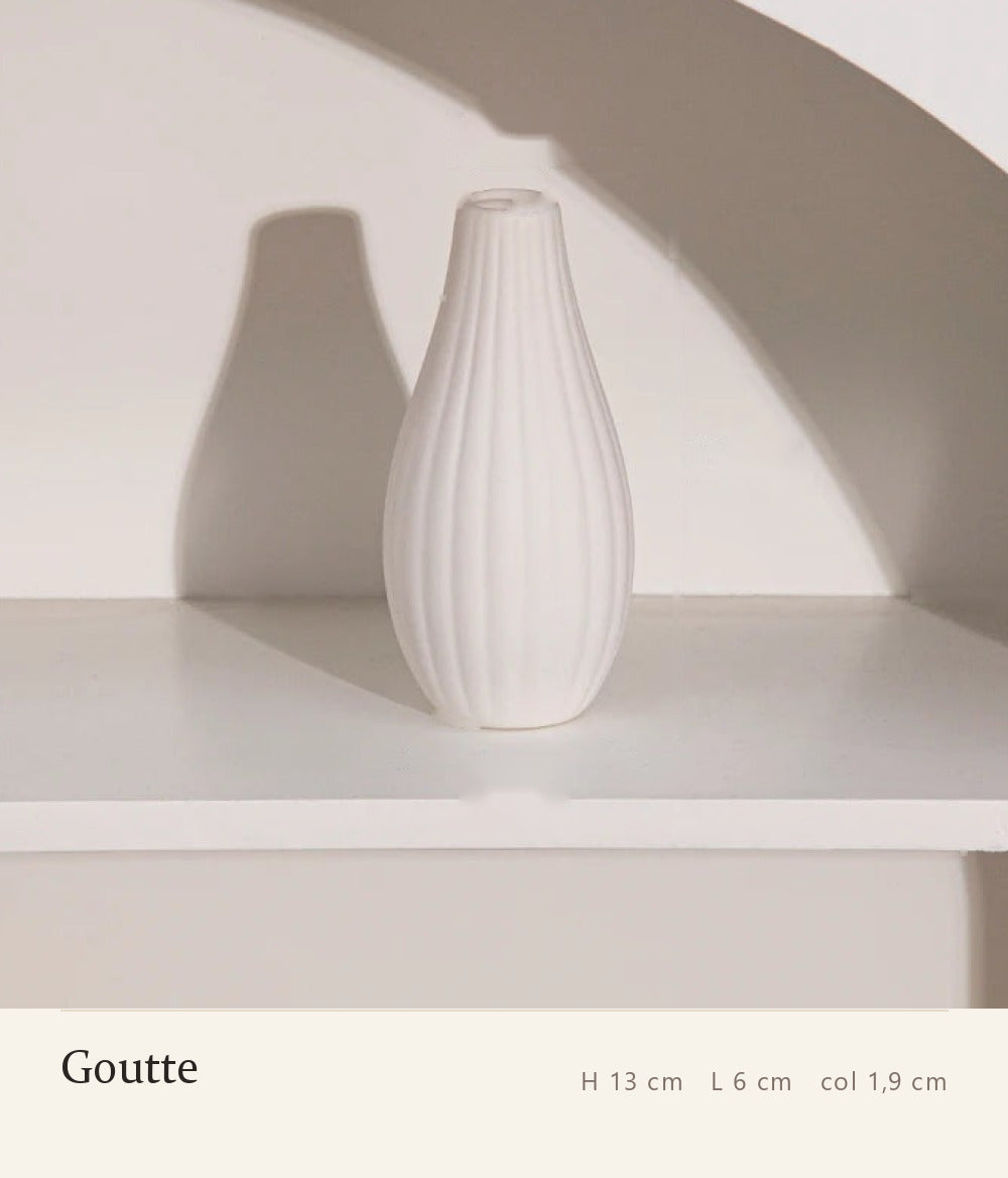 Vase Onde goutte cannelé en céramique blanche, hauteur 13 cm