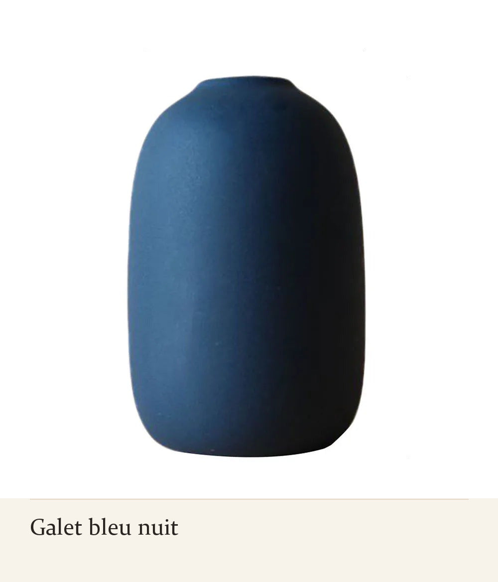 Vase Sienne galet bleu nuit en céramique mate